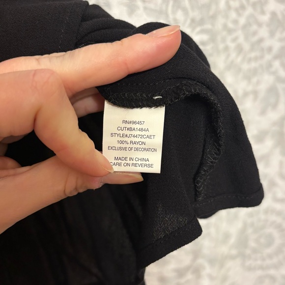 Women’s Eyeshadow Brand Black Flower Embroidered Tank Top Size M - Picture 4 of 6